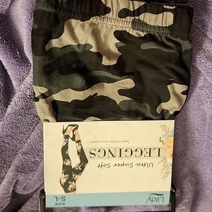 Lildy Ultra Super Soft Leggings in Camo. New. Size S - L.